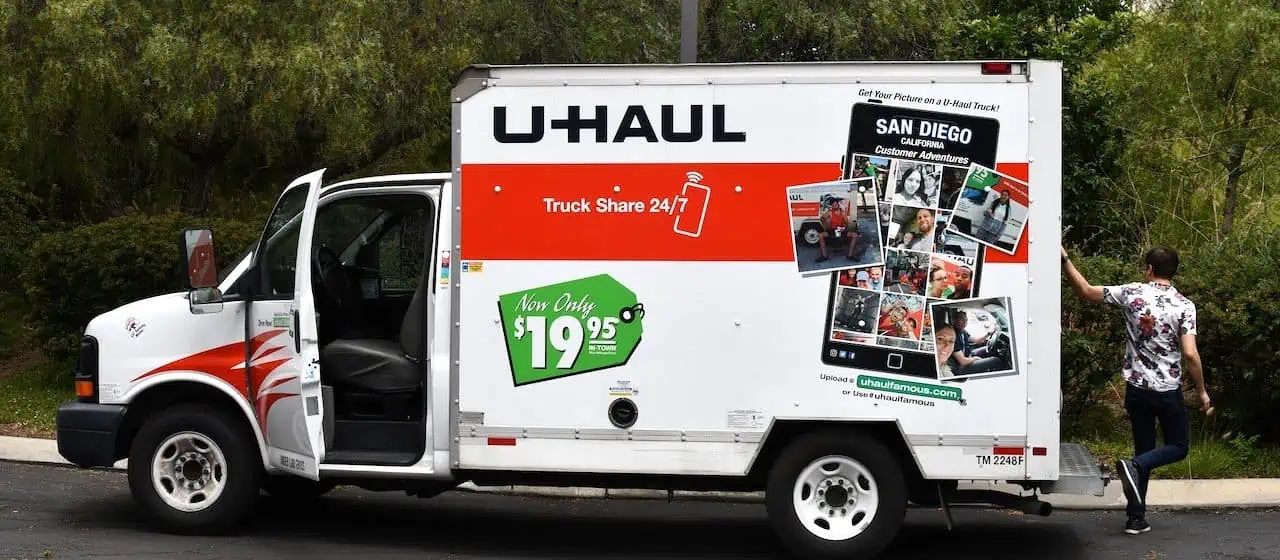 can i drive uhaul with normal license