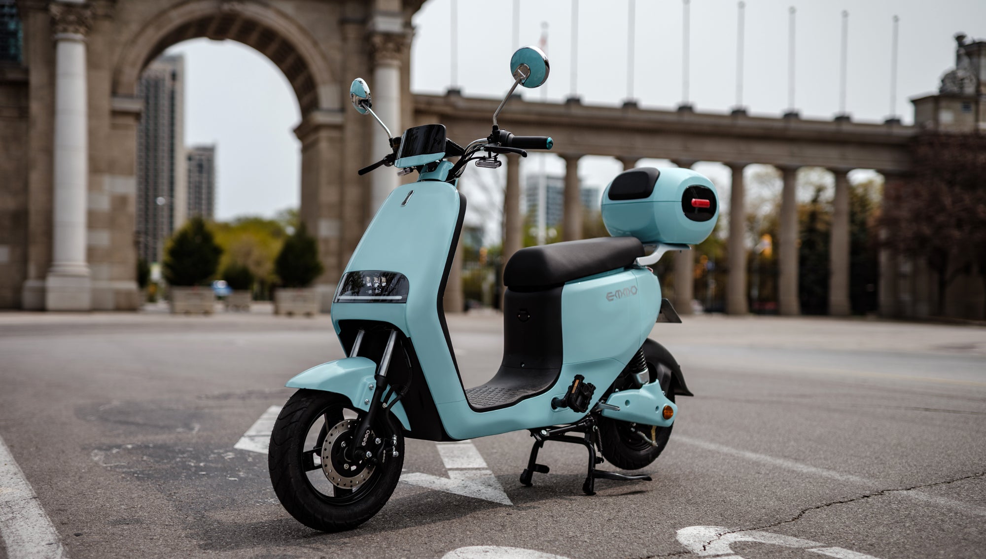 do you need a driver's license to drive a vespa