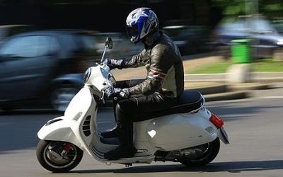 do you need a driver's license to drive a vespa